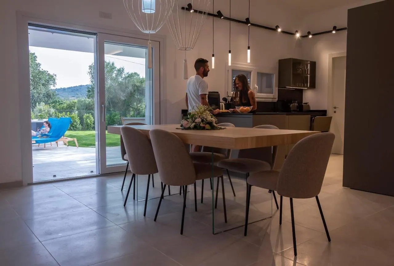 Villa Golden Root Real Estate سان تيودورو