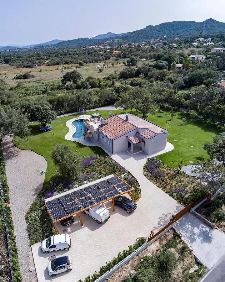 Villa Golden Root Real Estate سان تيودورو